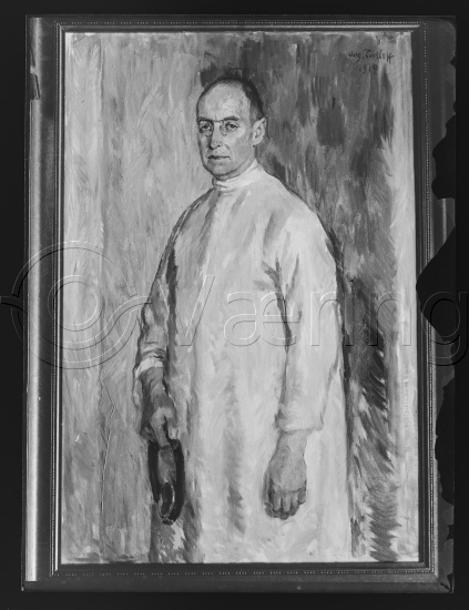 I fotoeske med ulike danske kunstnere / Gi beskjed om noen er vendt feil