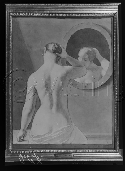 I fotoeske med ulike danske kunstnere / Gi beskjed om noen er vendt feil