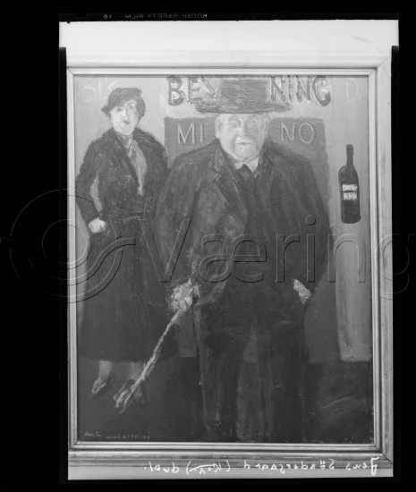 I fotoeske med ulike danske kunstnere / Gi beskjed om noen er vendt feil