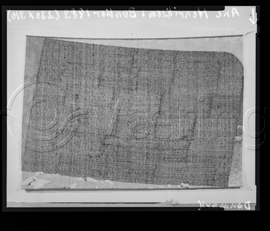 I fotoeske med ulike danske kunstnere / Gi beskjed om noen er vendt feil