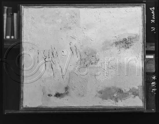 I fotoeske med ulike danske kunstnere / Gi beskjed om noen er vendt feil