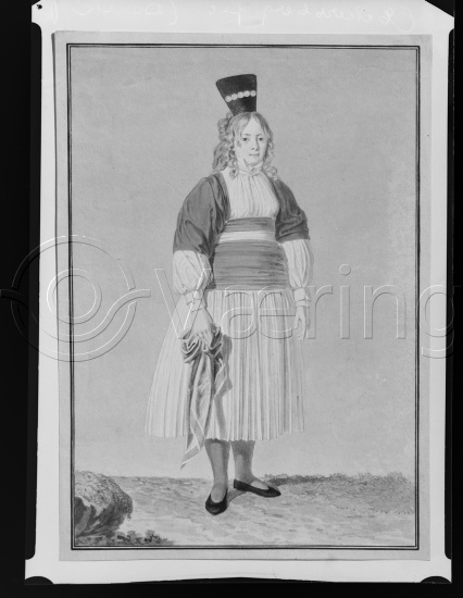 I fotoeske med ulike danske kunstnere / Gi beskjed om noen er vendt feil