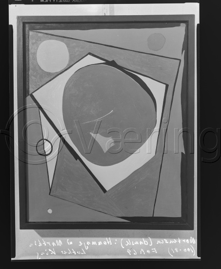 I fotoeske med ulike danske kunstnere / Gi beskjed om noen er vendt feil