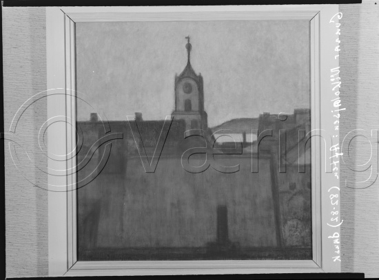 I fotoeske med ulike danske kunstnere / Gi beskjed om noen er vendt feil