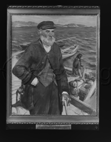 I fotoeske med tittel Hennum