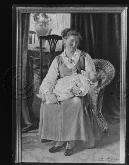 I fotoeske med tittel Hennum