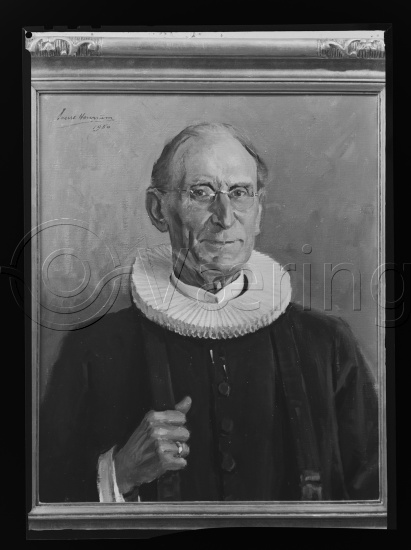 I fotoeske med tittel Hennum