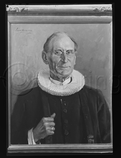 I fotoeske med tittel Hennum