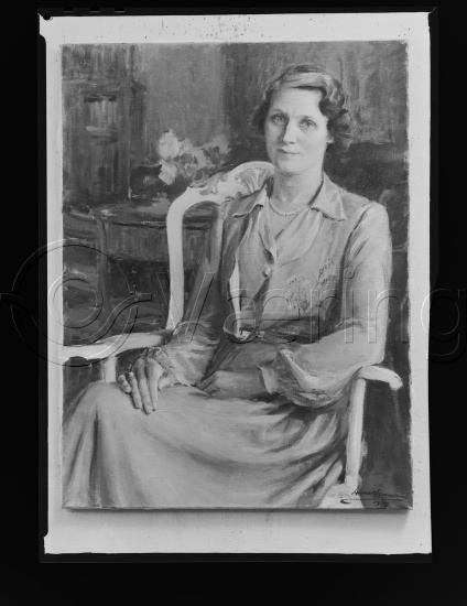 I fotoeske med tittel Hennum