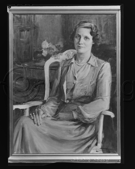 I fotoeske med tittel Hennum