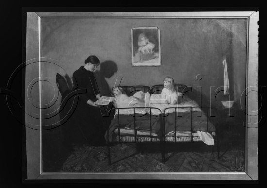 Glassplate og negativ film
Interiør med 2-3 figurer / fotoeske
