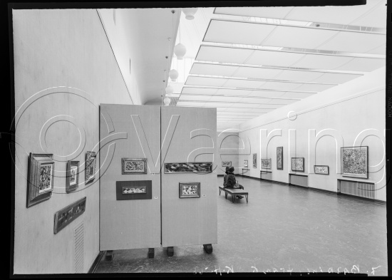 I fotoeske med tittel - Kunstnernes hus / fransk kunst