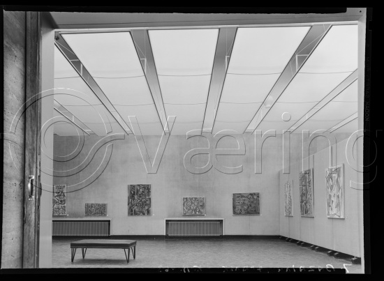 I fotoeske med tittel - Kunstnernes hus / fransk kunst