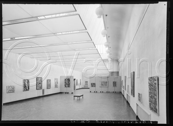 I fotoeske med tittel - Kunstnernes hus / fransk kunst