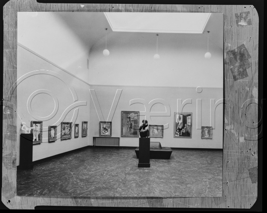 I fotoeske med tittel - Kunstnernes hus / fransk kunst