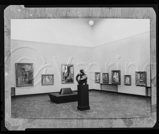 I fotoeske med tittel - Kunstnernes hus / fransk kunst