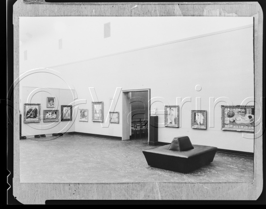 I fotoeske med tittel - Kunstnernes hus / fransk kunst