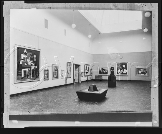 I fotoeske med tittel - Kunstnernes hus / fransk kunst