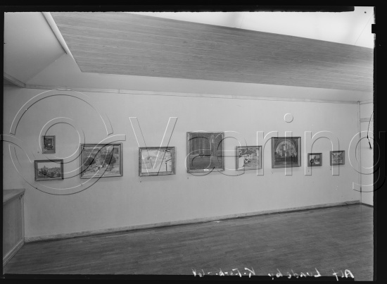 I fotoeske med tittel Alf Lundby og utstilling fra Kunstnerforbundet 1964