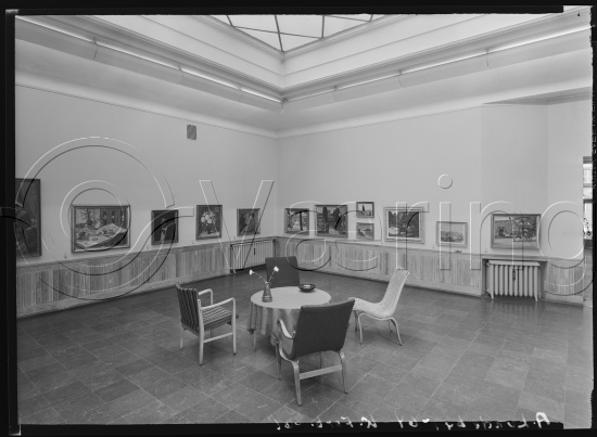 I fotoeske med tittel Alf Lundby og utstilling fra Kunstnerforbundet 1964