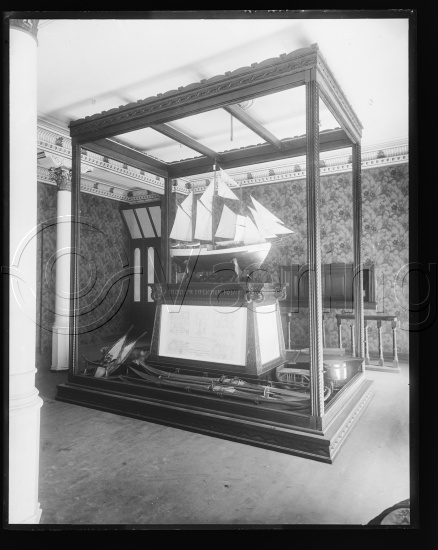 Glassplate og negativ film / Foto O. Væring