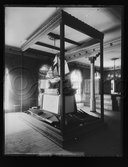 Glassplate og negativ film / Foto O. Væring