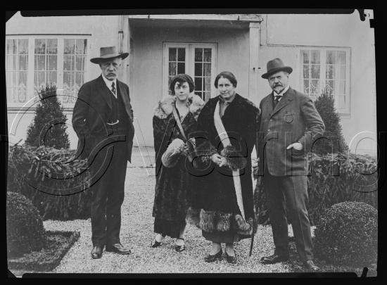 Glassplate og negativ film / Foto O. Væring