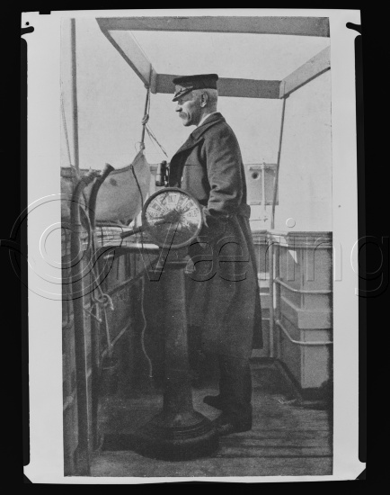 Glassplate og negativ film / Foto O. Væring