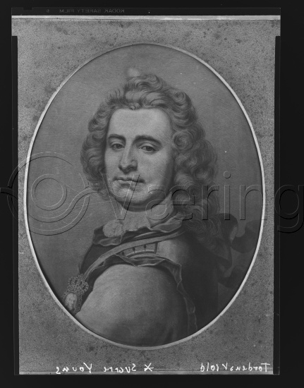 I fotoeske med portretter av Tordenskiold