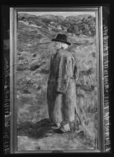 Glassplater og negativ film / I fotoeske med Div portretter Edvard Grieg