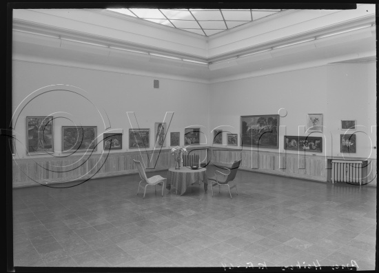 Foto med ulike utstillinger fra Kunstnerforbundet