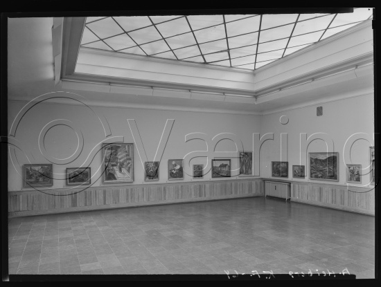 Foto med ulike utstillinger fra Kunstnerforbundet