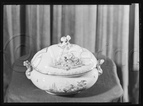 I fotoeske med tittel M. Reuch