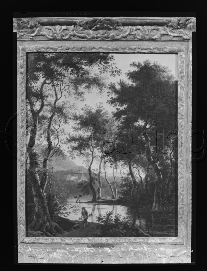 I fotoeske med tekst M. Reuch