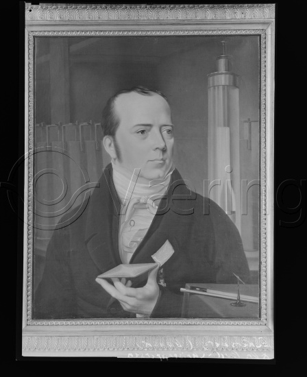 I fotoeske med ulike danske kunstnere