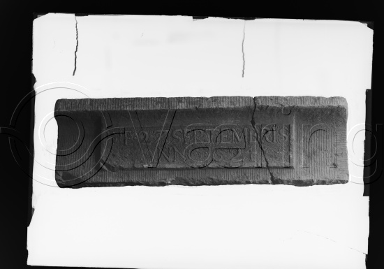 I fotoeske med tittel Akershus Festning / Ulike kunstnere